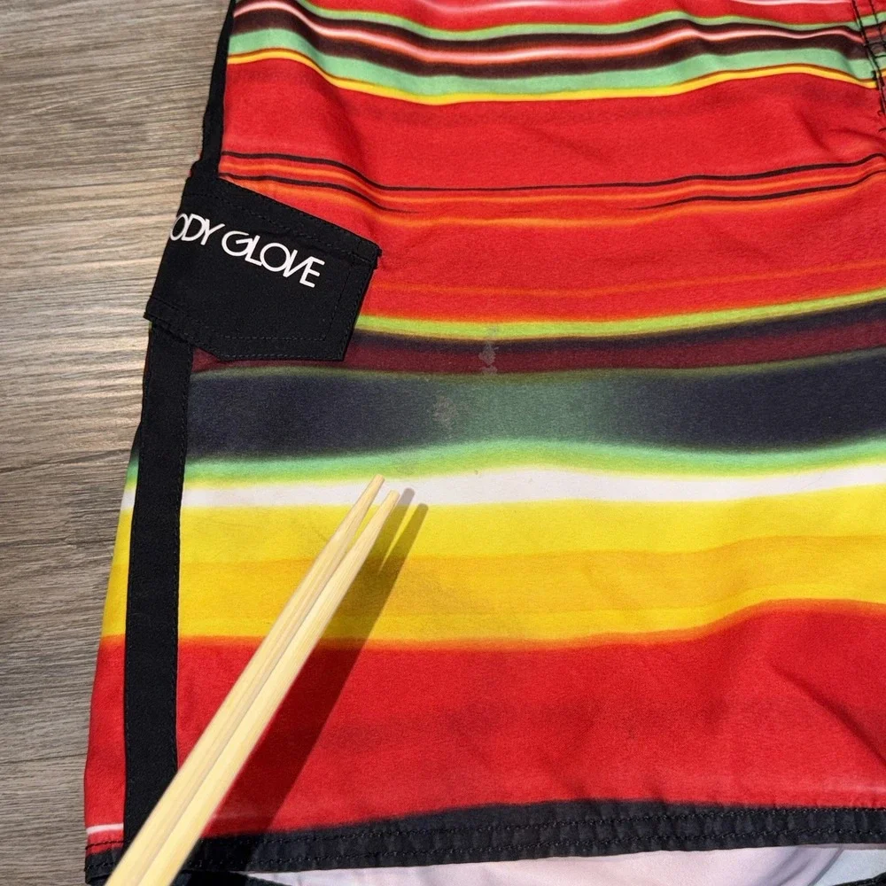 VTG Body Glove Board Shorts Mens Medium Vibrant-Horizontal Rasta-Striped Pattern